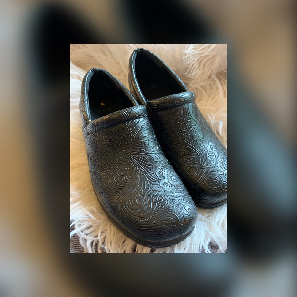 Clogs